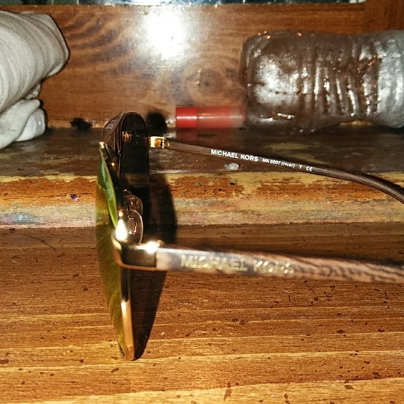 Sunglasses - Picture 3 of 4